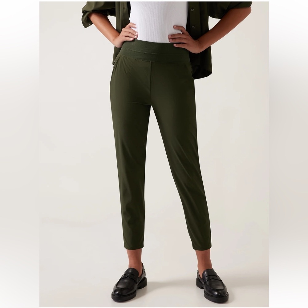 Athlete Nolita Slim Tapered Crop Pant - Aspen Olive Green Pants